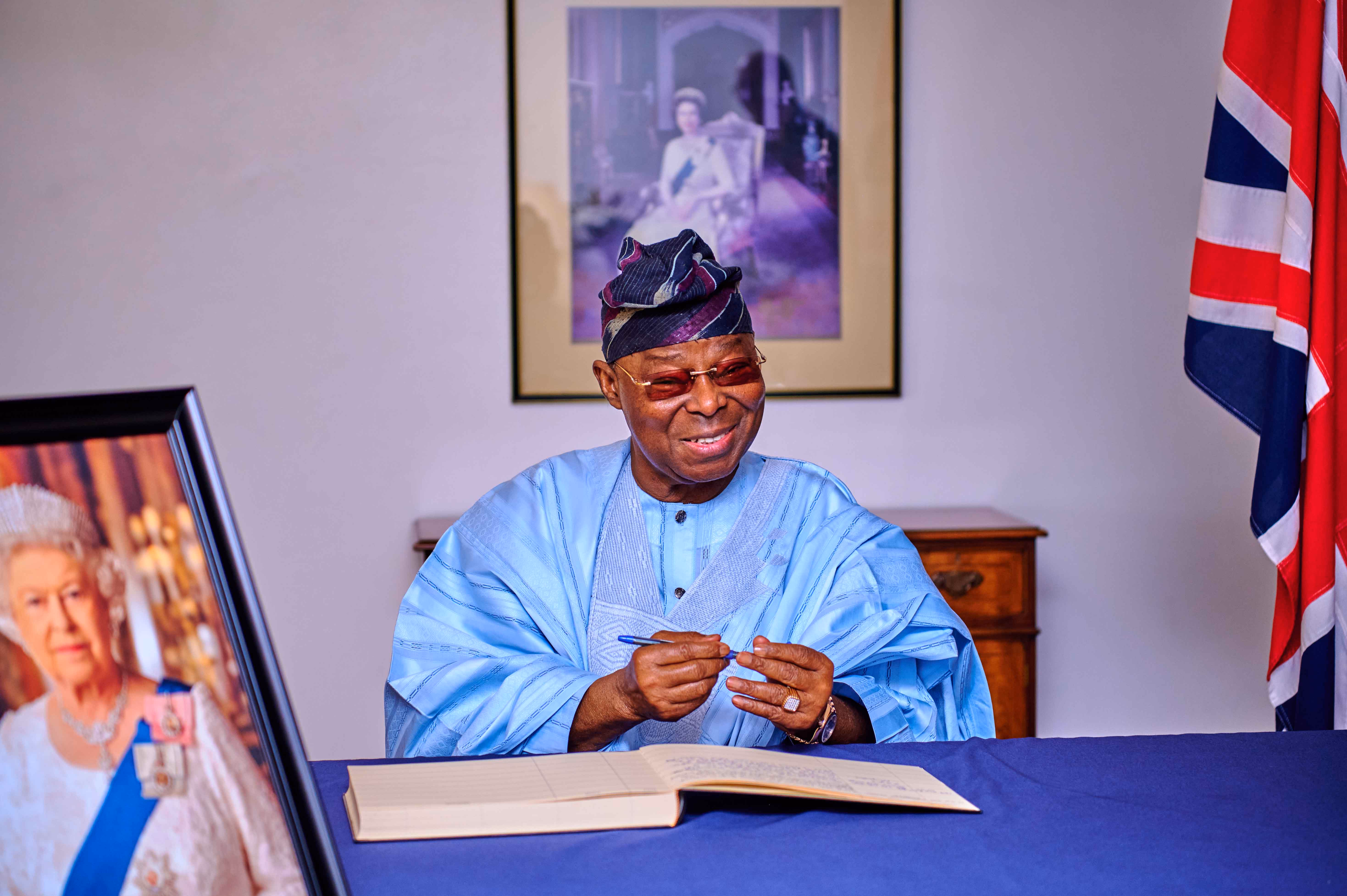 Dr Oba Otudeko at a corporate event